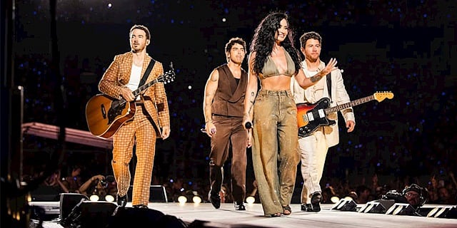 Demi Lovato ve Jonas Kardeşlerden 
