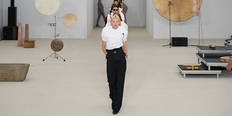 Paris Moda Haftası: Issey Miyake İlkbahar/Yaz 2026