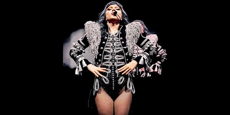 Komuta Geri Döndü: Militer Ceket Meselesi