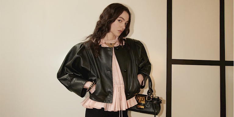 Pre-Fall 2026’nın Sessiz Gücü: Deri Bomber Ceket