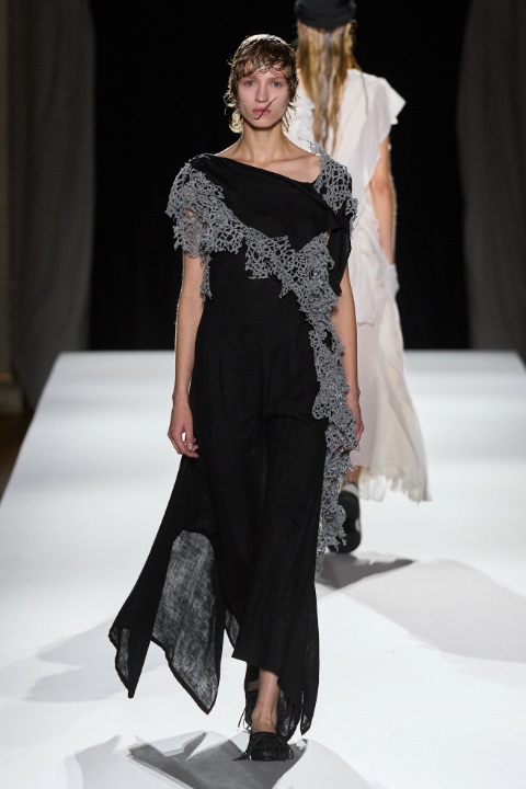Paris Moda Haftası: Yohji Yamamoto İlkbahar/Yaz 2026 / 8