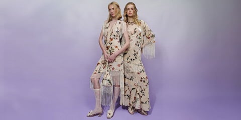 Anna Sui Resort 2027: Pop Art’tan Kişisel Bir Moda Arşivine