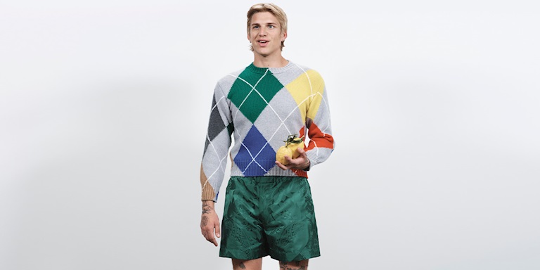 Desenli Giyinmeyi Seven Erkekler için Modern Alışveriş Rehberi