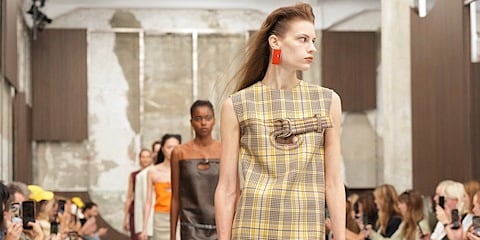 Milano Moda Haftası Marni İlkbahar/Yaz 2027: Marni’yi Kategorize Edememek