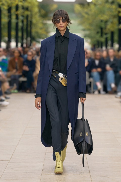Paris Moda Haftası: Celine İlkbahar/Yaz 2026 / 16