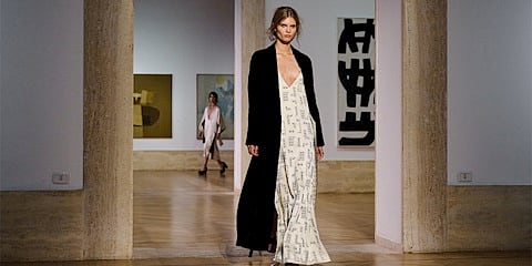 Fendi Haute Couture Sonbahar/Kış 2026: Maria Grazia Chiuri'nin Couture'ü, Gösterişten Çok Deneyime Odaklanıyor