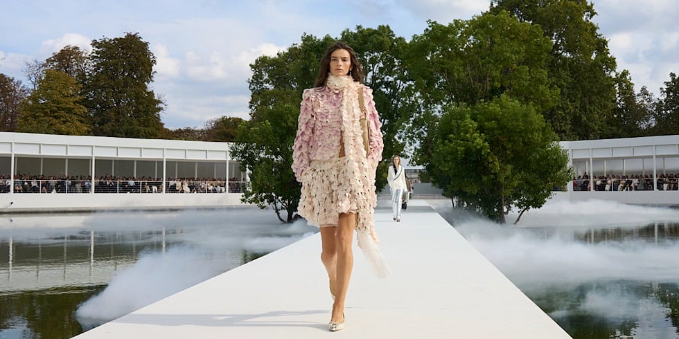 Paris Moda Haftası Dior İlkbahar/Yaz 2027: Dior’un Romantizmi Hafifliyor