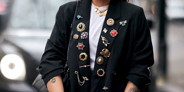 Yeni Nesil Broşlar: Geçmişten Gelen Zarafet Günümüzün Yaratıcılığıyla Buluşuyor