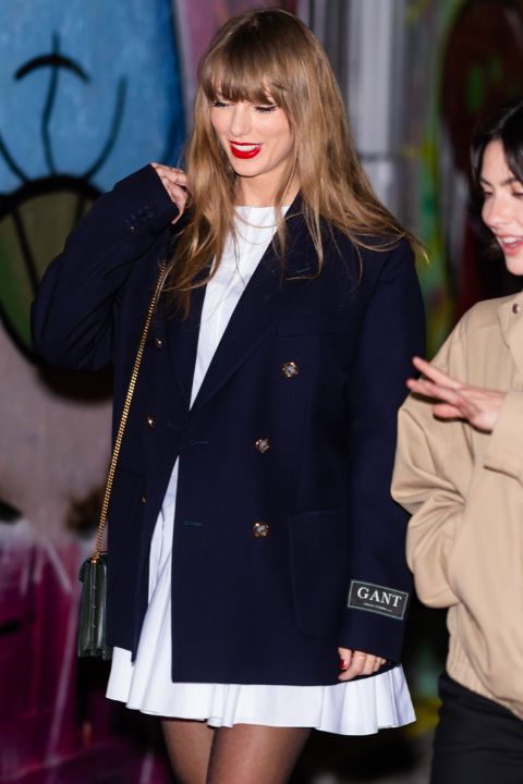 Taylor Swift’in İlgi Çekici Sokak Stilleri / 7