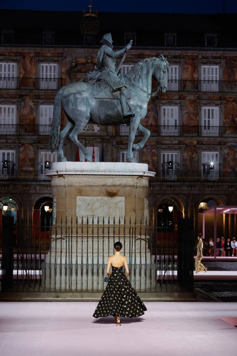 Carolina Herrera İlkbahar/Yaz 2026 / 14