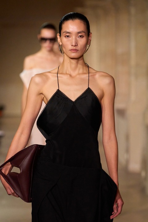 Paris Moda Haftası: Victoria Beckham İlkbahar/Yaz 2026 / 8