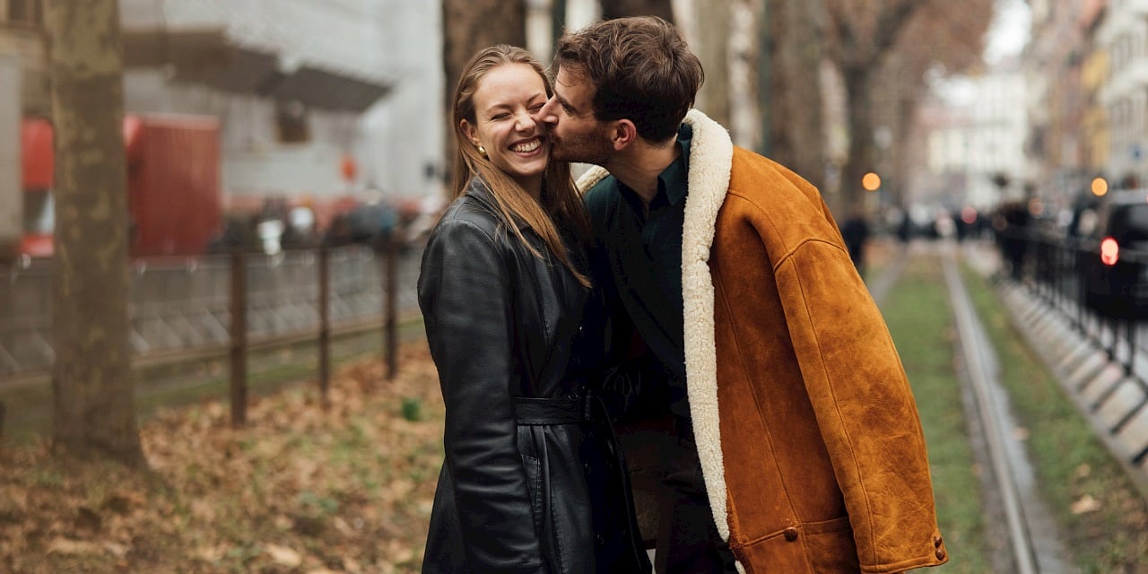 İlişkilerde Güven Krizi: Dijital Çağ Bizi Nasıl Değiştiriyor?