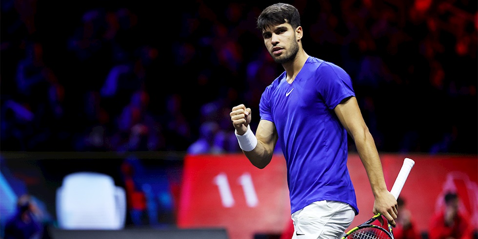 Carlos Alcaraz Mor Görünümüyle Sonbaharın Trend Rengine Göz Kırpıyor