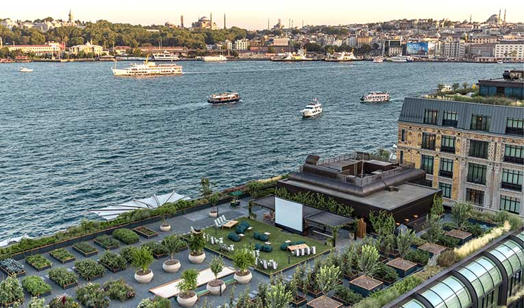 Yıldızların Altında Bir Yaz Ritüeli / 6