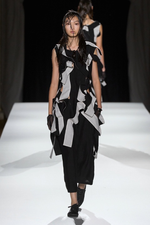 Paris Moda Haftası: Yohji Yamamoto İlkbahar/Yaz 2026 / 3