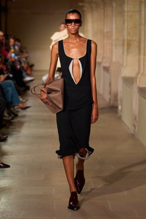 Paris Moda Haftası: Victoria Beckham İlkbahar/Yaz 2026 / 4