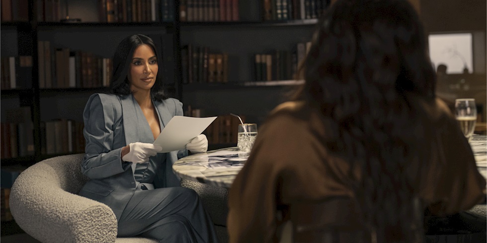 Ryan Murphy’nin Yeni Dizisi ‘All’s Fair’ Hakkında Bilmeniz Gereken Her Şey 