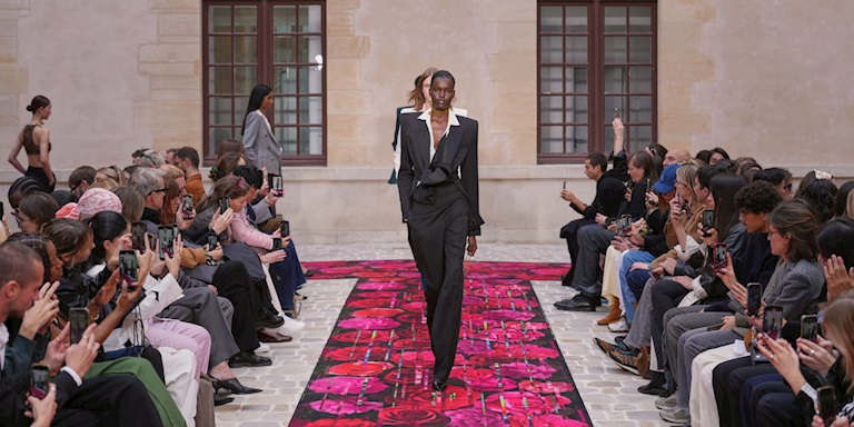 Paris Moda Haftası: Burç Akyol İlkbahar/Yaz 2026