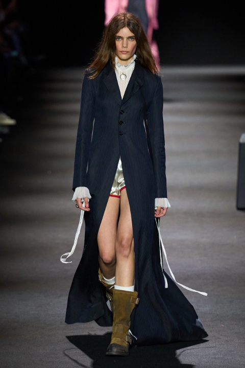 Paris Moda Haftası: Ann Demeulemeester İlkbahar/Yaz 2026 / 0