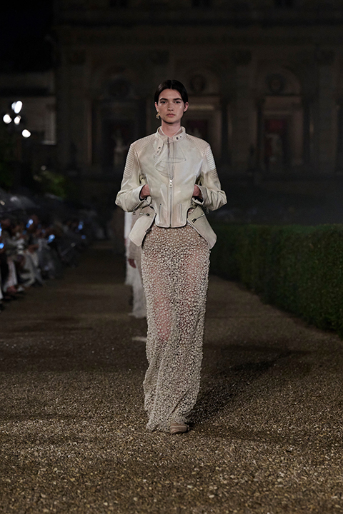 Güzel Bir Dior Karmaşasının İçinde / 10