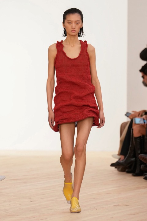 Paris Moda Haftası: Loewe İlkbahar/Yaz 2026 / 14