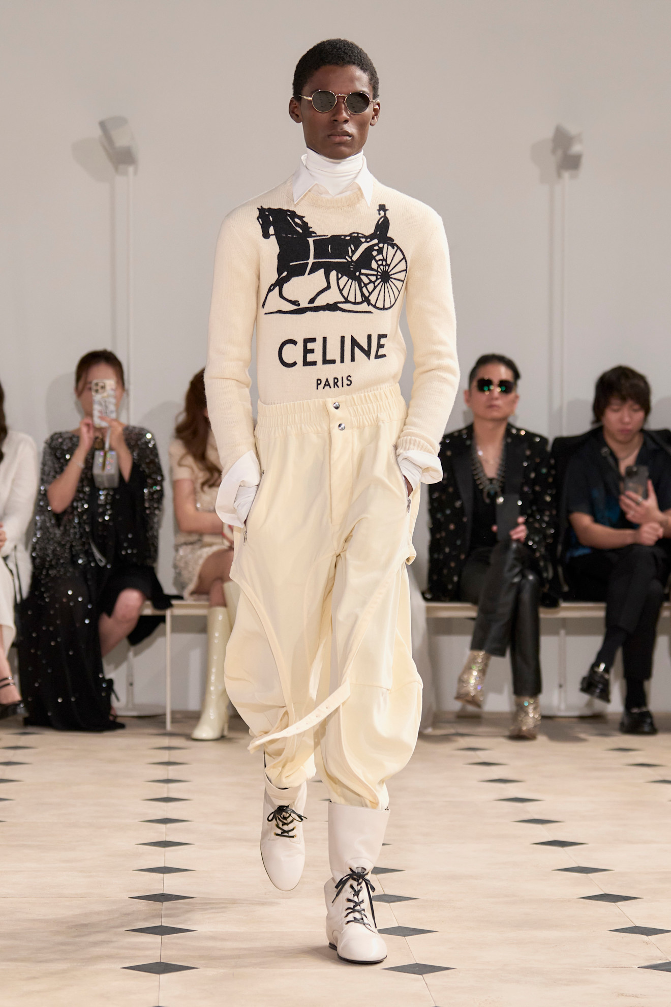 Paris Moda Haftası: Celine İlkbahar/Yaz 2026 Koleksiyonu / 12
