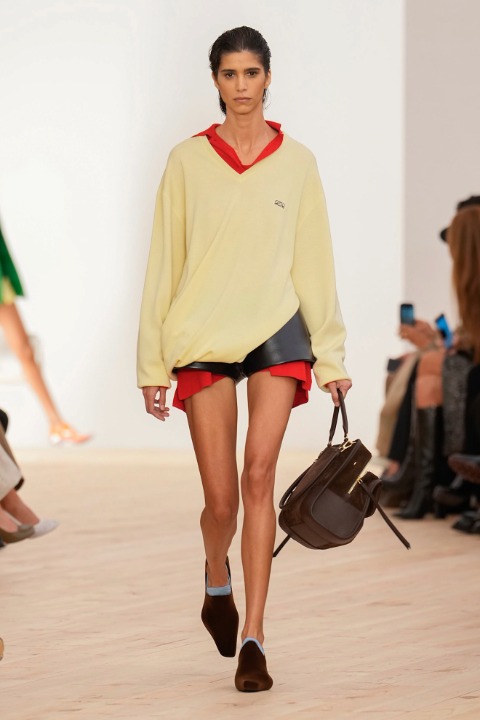 Paris Moda Haftası: Loewe İlkbahar/Yaz 2026 / 1