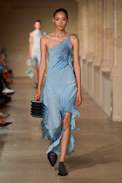 Paris Moda Haftası: Victoria Beckham İlkbahar/Yaz 2026 / 1