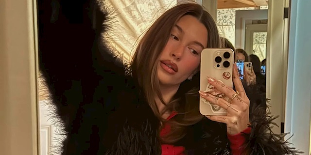 Tırnaklarda Metal Etki: "Chrome" Efektini Yakalayabileceğiniz 5 Klasik Oje