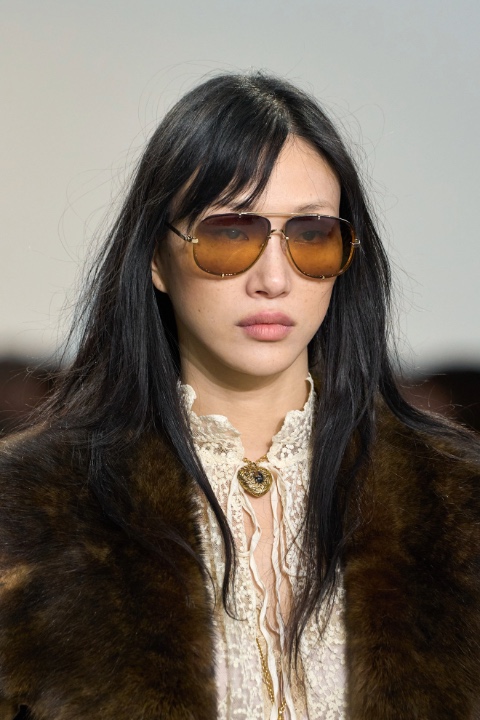 Gri Günlere Renk Katın: Bu Sezonun En Parlak Gözlük Trendi / 0