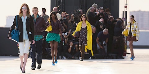 Milano Moda Haftası Moschino İlkbahar/Yaz 2027: Moschino’yu Yeniden Kurgulamak