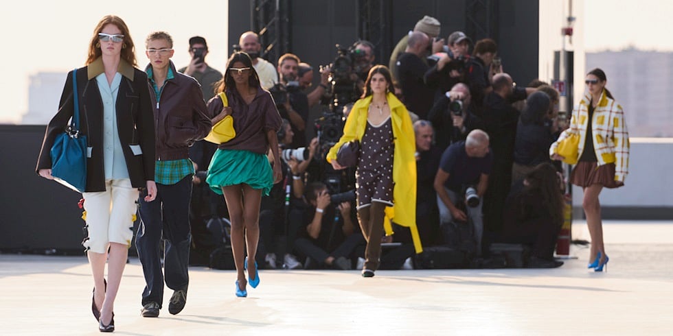Milano Moda Haftası Moschino İlkbahar/Yaz 2027: Moschino’yu Yeniden Kurgulamak
