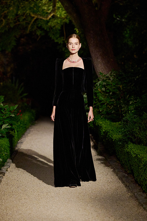 Dior'un Yeni Yüksek Mücevher Koleksiyonu Tanıtıldı / 23