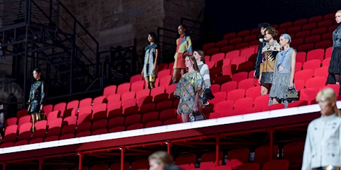 Louis Vuitton'dan Orta Çağda Modern Bir Masal