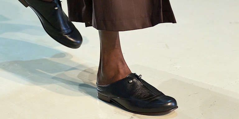 Önümüzdeki Sezon Sıkça Göreceğimiz O Ayakkabı Trendi: Mule Terlikler