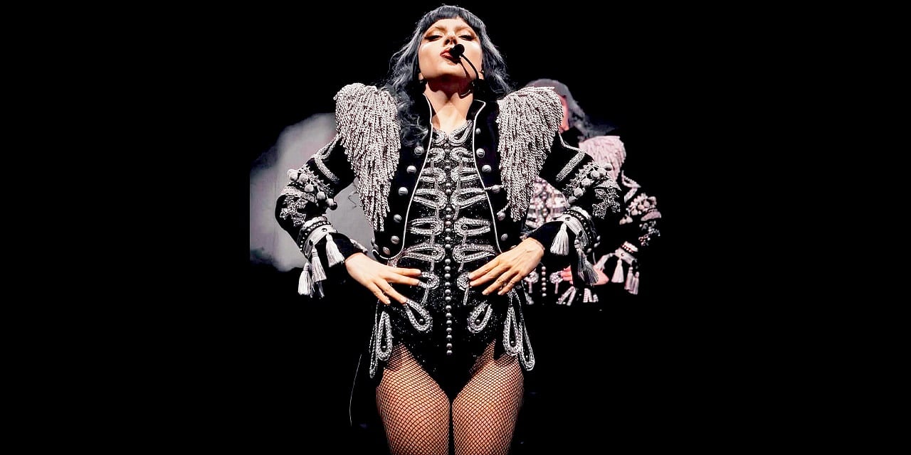 Komuta Geri Döndü: Militer Ceket Meselesi