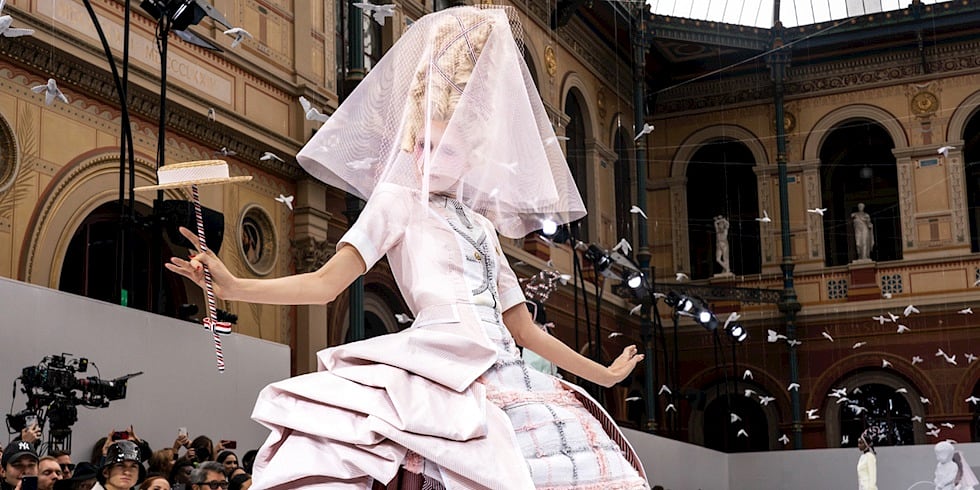 Nisan Astrolojisi: Pembe Dolunay Düşlerinin Ardından Hareket ve Hız Kazanıyoruz