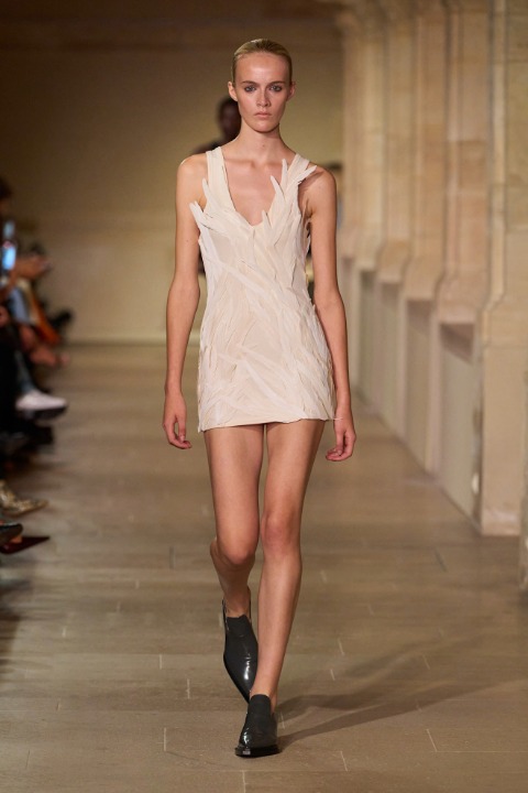 Paris Moda Haftası: Victoria Beckham İlkbahar/Yaz 2026 / 12