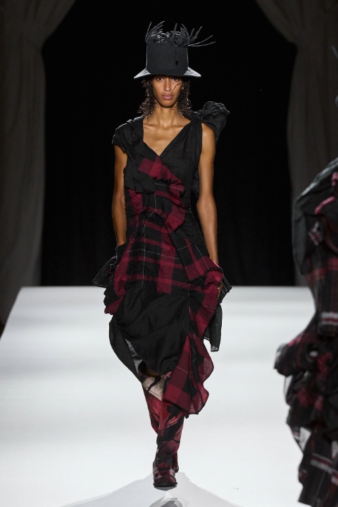 Paris Moda Haftası: Yohji Yamamoto İlkbahar/Yaz 2026 / 6