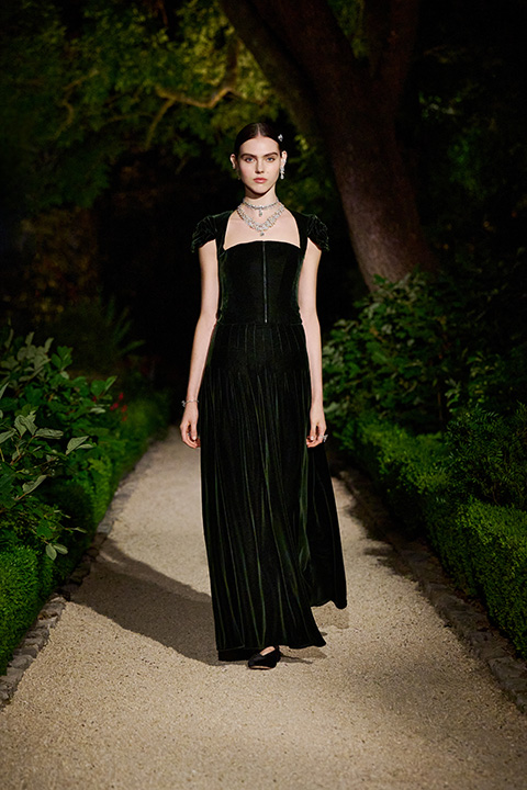 Dior'un Yeni Yüksek Mücevher Koleksiyonu Tanıtıldı / 22