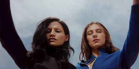 Adidas Originals x Miaou: Feminen Gücün ve Vintage Motorsporlarının Yeni Yorumu