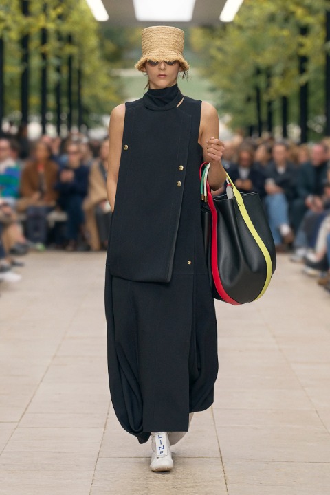 Paris Moda Haftası: Celine İlkbahar/Yaz 2026 / 17