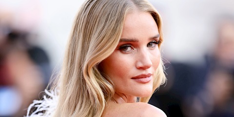 82. Venedik Film Festivali’nin En İyi Güzellik Görünümleri