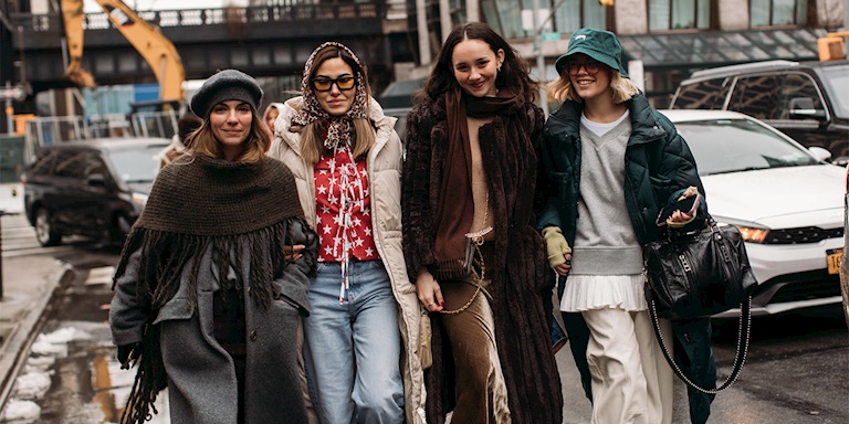 Geçiş Mevsiminin Kurtarıcı Parçaları: Sonbaharın Öne Çıkan Aksesuarları