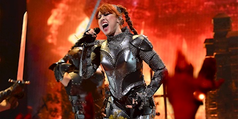 Chappell Roan Nasıl Giyiniyor? Z Kuşağı Pop Yıldızının Kamp ve Couture Arasındaki Moda Hikayesi