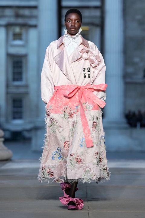 Londra Moda Haftası: Erdem İlkbahar/Yaz 2026 / 11