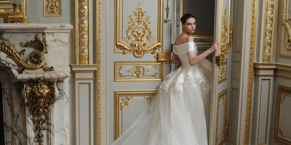 Elie Saab'ın Gelinlikleri Yaşayan Tablolardan Esinleniyor