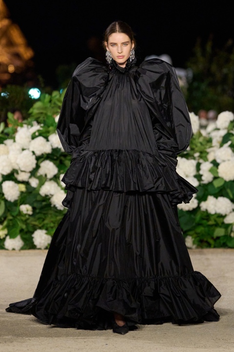 Paris Moda Haftası: Saint Laurent İlkbahar/Yaz 2026 / 11