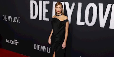 Jennifer Lawrence, Jonathan Anderson İmzalı Dior Elbisesiyle Büyüledi