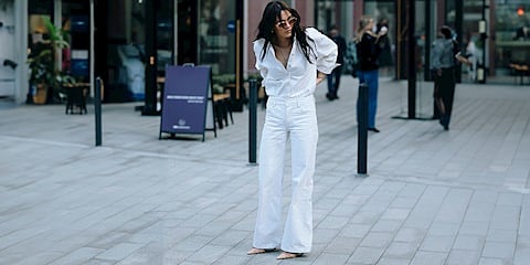 Beyaz Denim Pantolon Giyme Tüyoları: 2026 İlkbaharının En Şık 4 Formülü